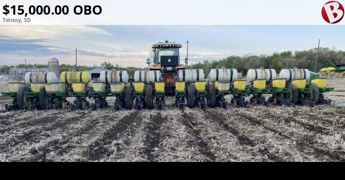 John Deere 7000 16 row 30 inch corn planter. | Tolstoy, SD