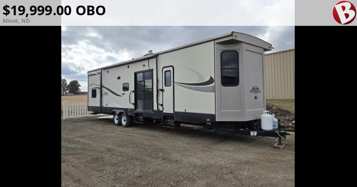 Large bumper pull camper, perfect for a lake lot. Master bedroom on one ...