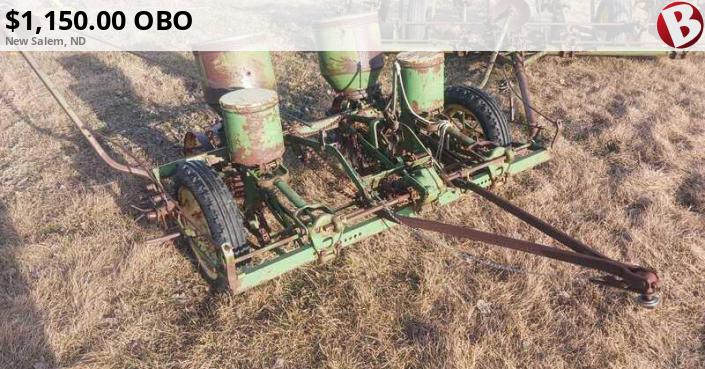 John deere 290 corn planter | New Salem, ND