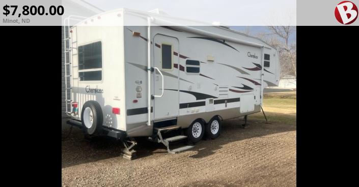 2010 Forest River Cherokee fifth wheel camper. New ac,new 10ply tires ...