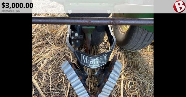 John Deere 7000 no till planter with new row units. Markers work but ...